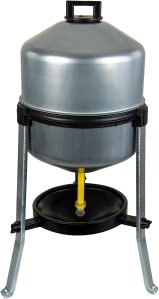 mamanpoule.blog sarah rose metal chicken drinker ACV hen pullet chick guide